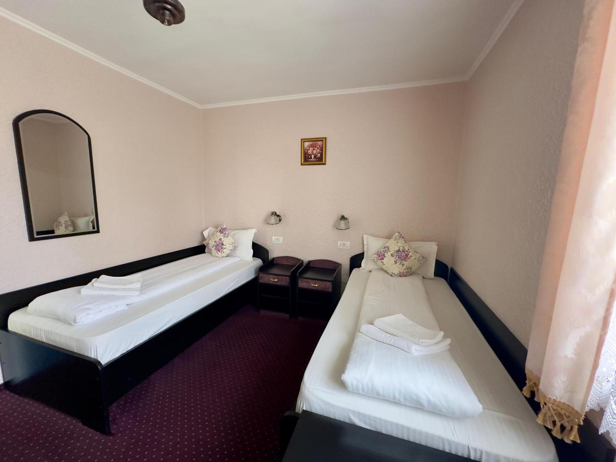 Pension Hotel Fast Rădăuţi Εξωτερικό φωτογραφία